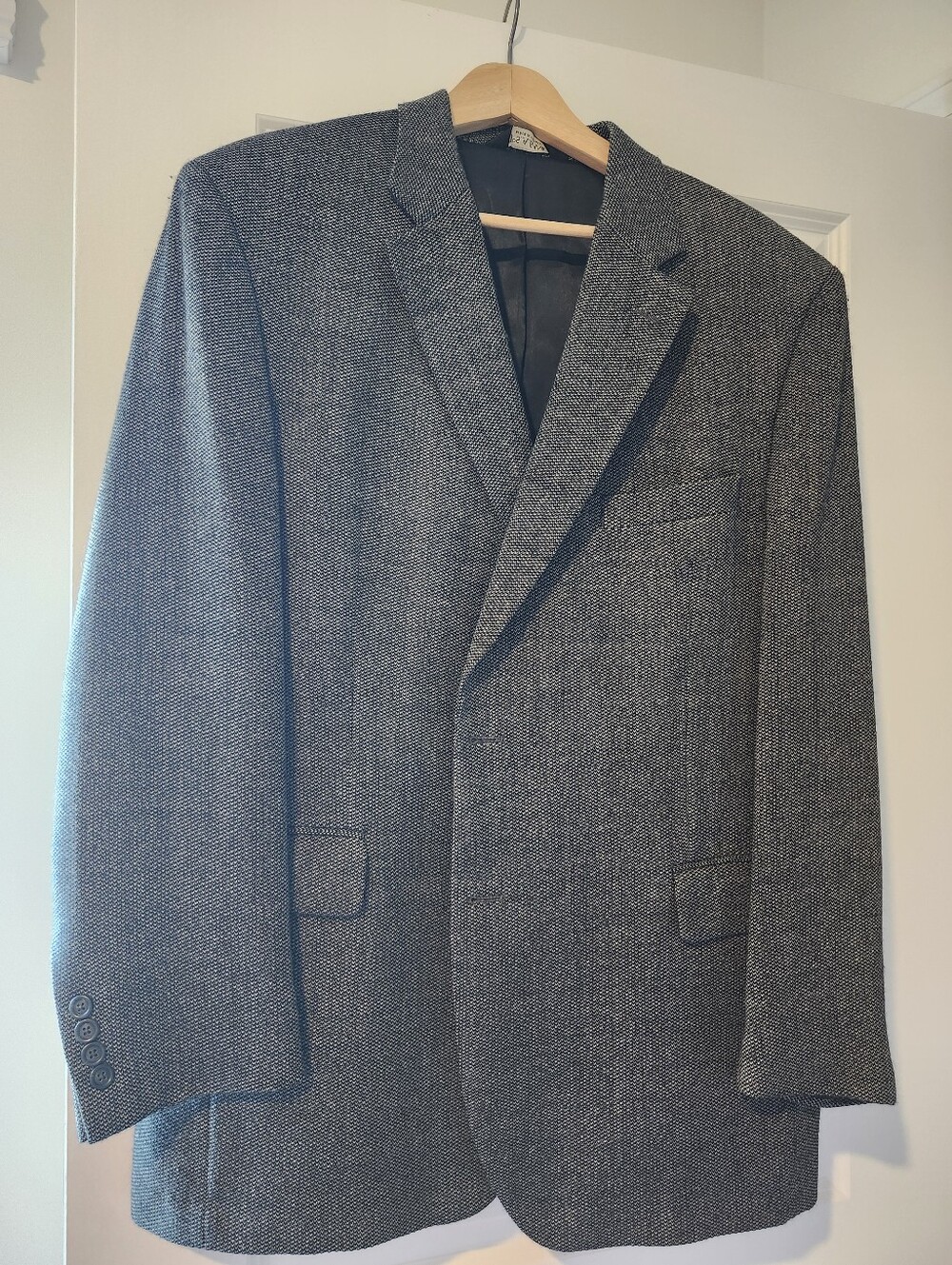 Men's Gray Joseph Banks Herringbone Blazer - Classic Tailored Look